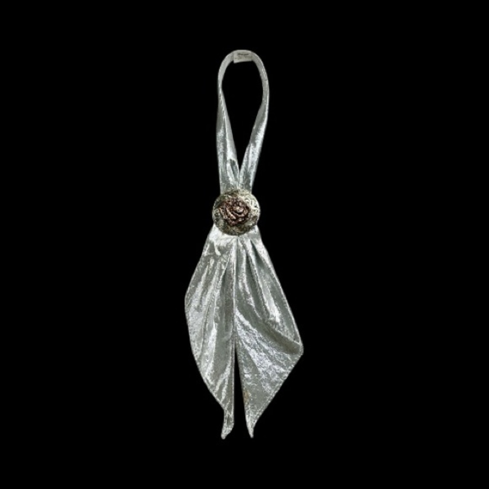 FASHIONWEST, 41” SHIMMERY SILVER BOLO TIE. COMES WITH AN AUSTIN ACCENT SLIDE.